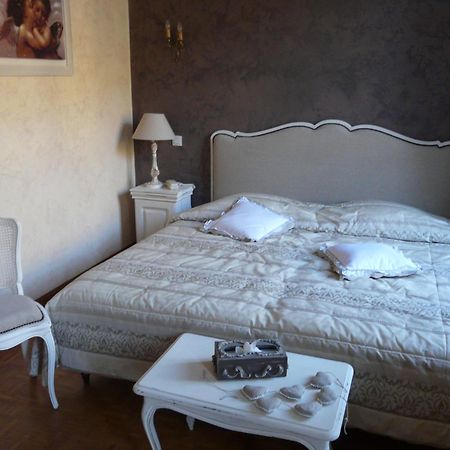 Logis Hostellerie Du Grand Duc Hotel Restaurant Gincla Eksteriør bilde