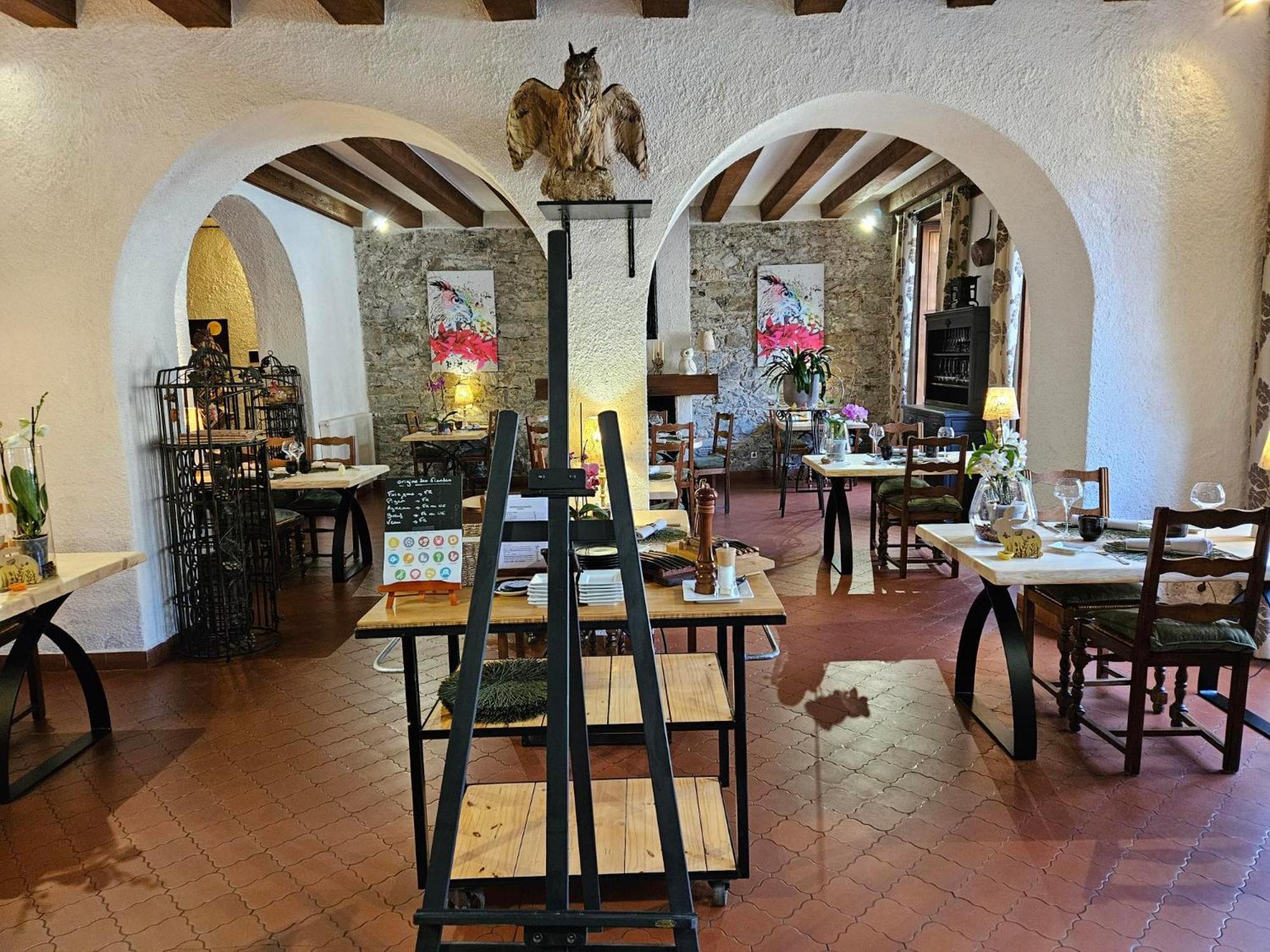 Logis Hostellerie Du Grand Duc Hotel Restaurant Gincla Eksteriør bilde