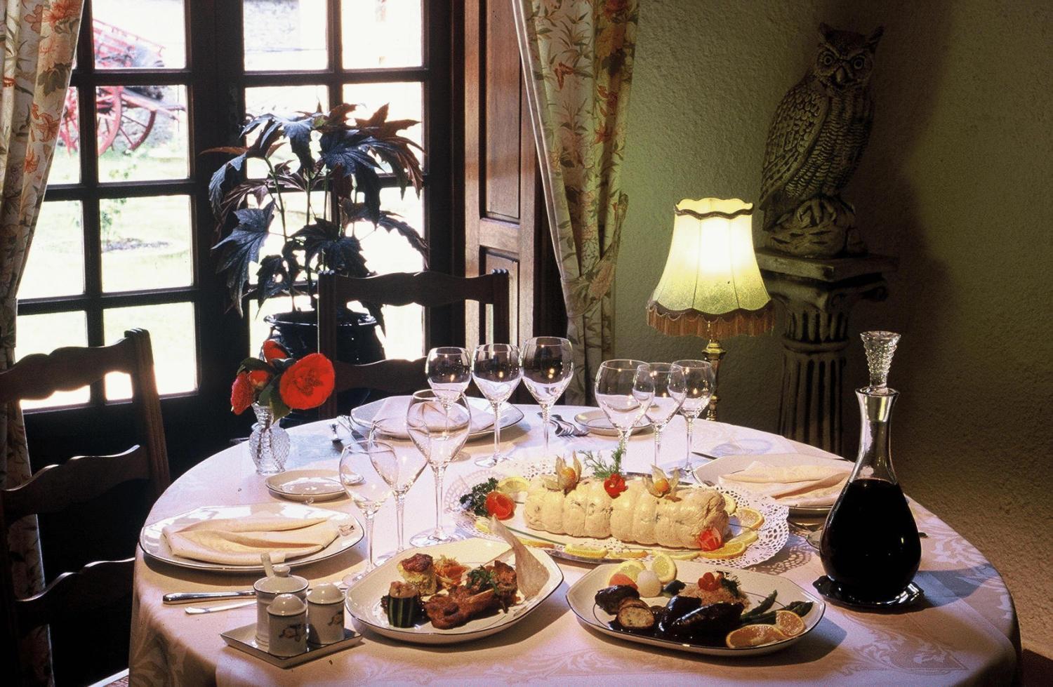 Logis Hostellerie Du Grand Duc Hotel Restaurant Gincla Eksteriør bilde