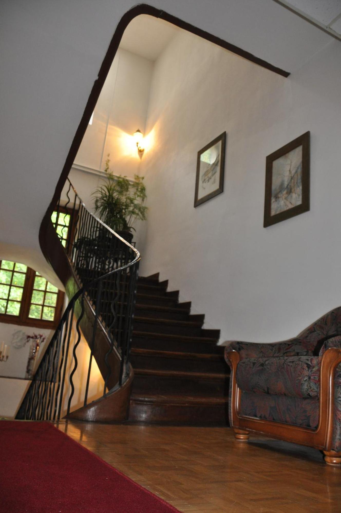 Logis Hostellerie Du Grand Duc Hotel Restaurant Gincla Eksteriør bilde