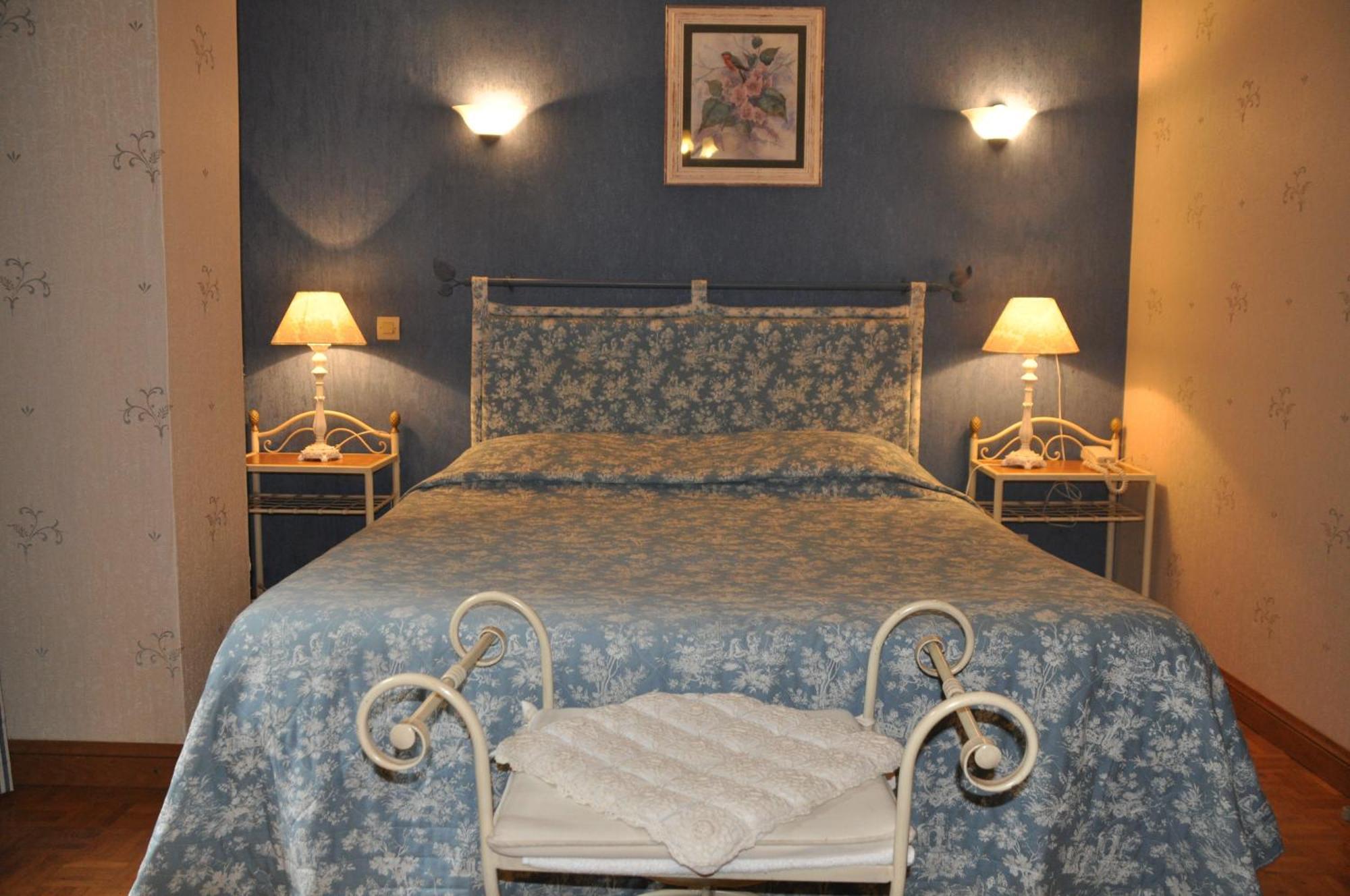 Logis Hostellerie Du Grand Duc Hotel Restaurant Gincla Eksteriør bilde