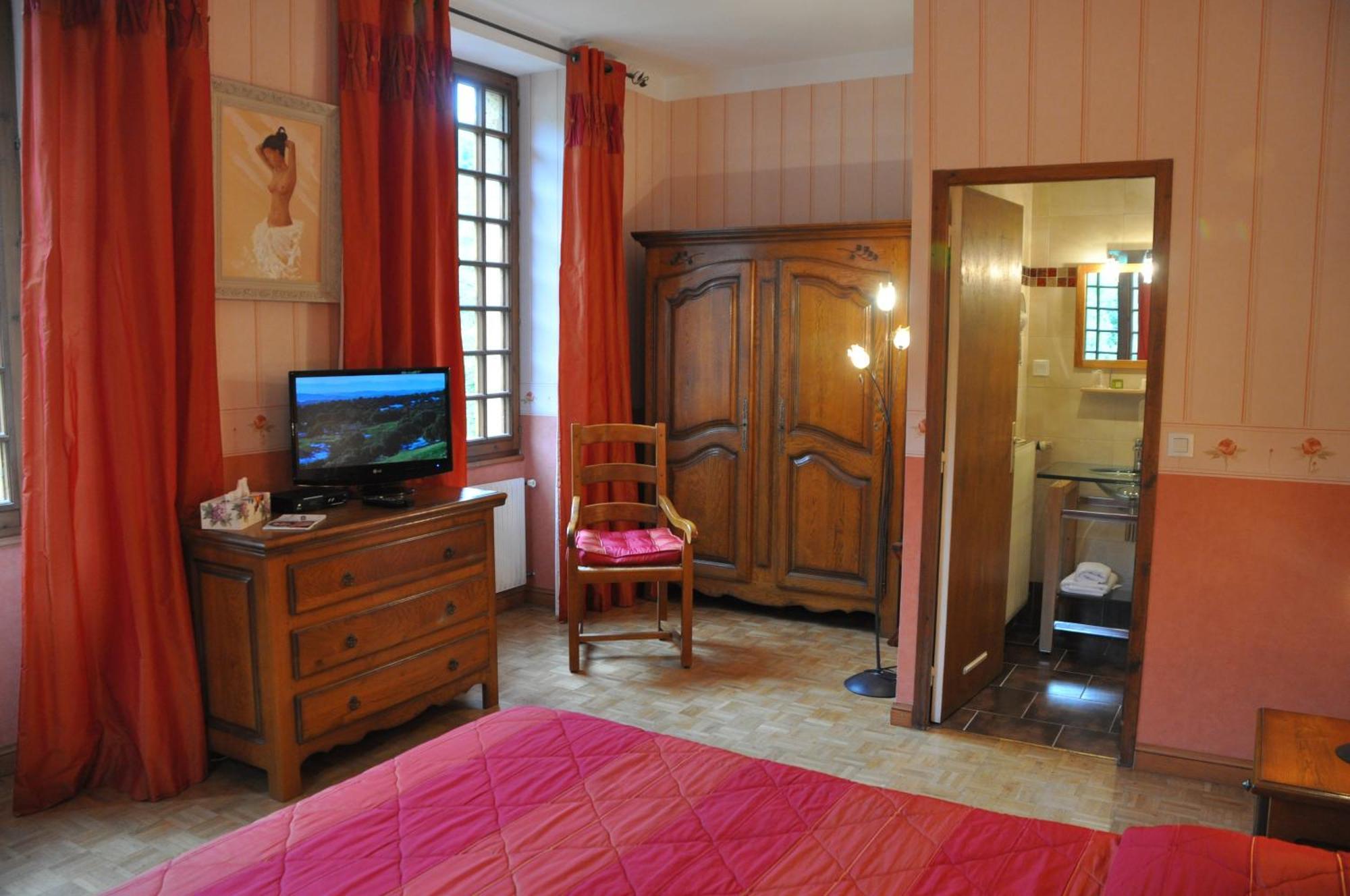 Logis Hostellerie Du Grand Duc Hotel Restaurant Gincla Eksteriør bilde