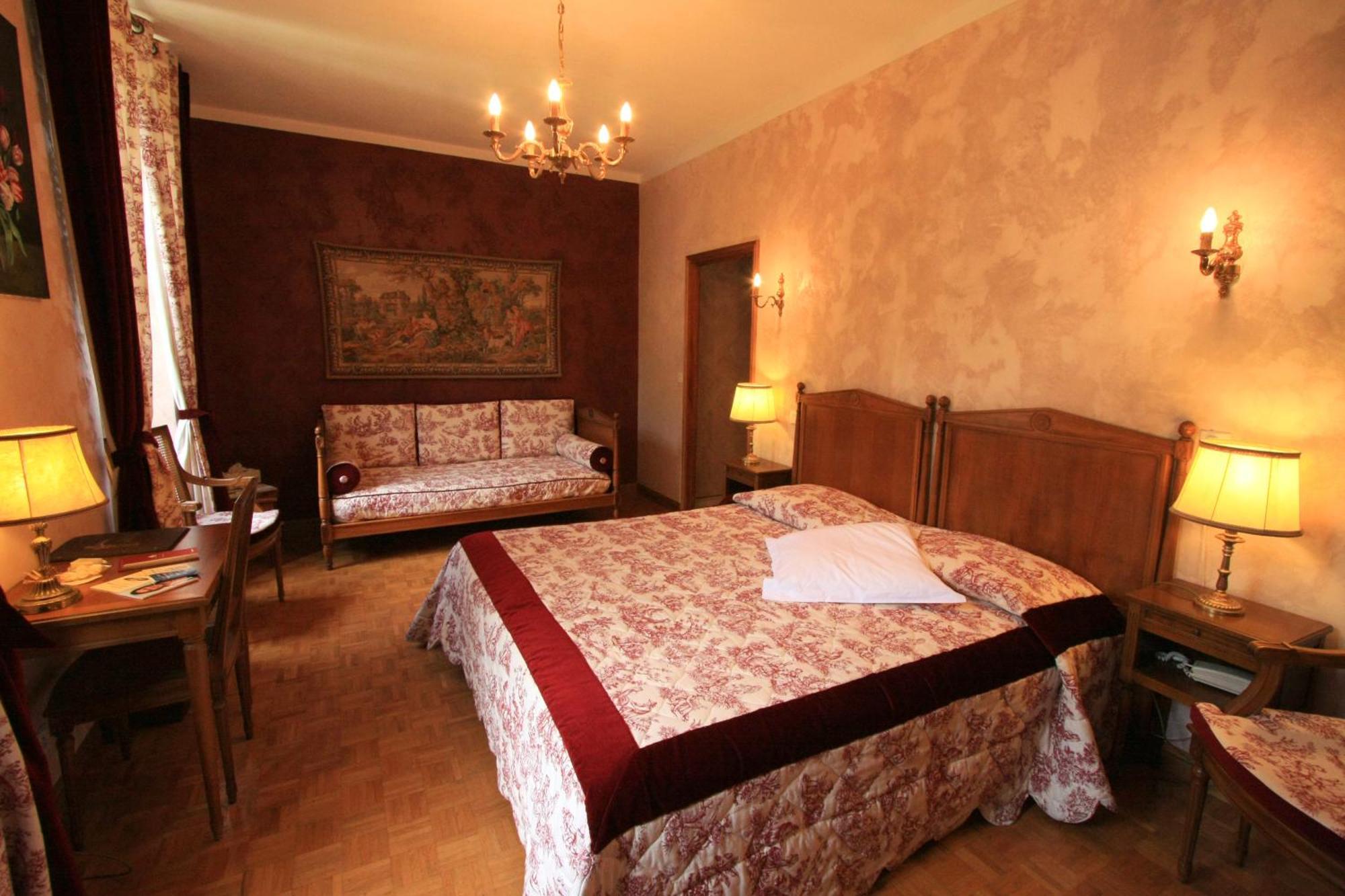 Logis Hostellerie Du Grand Duc Hotel Restaurant Gincla Rom bilde