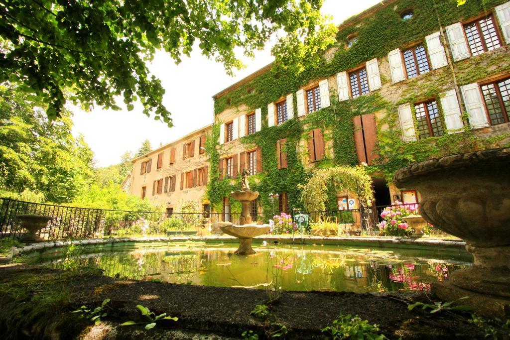 Logis Hostellerie Du Grand Duc Hotel Restaurant Gincla Eksteriør bilde