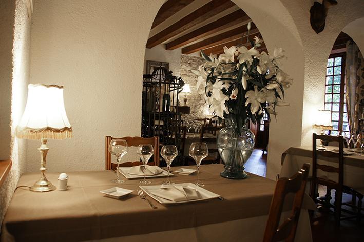 Logis Hostellerie Du Grand Duc Hotel Restaurant Gincla Eksteriør bilde