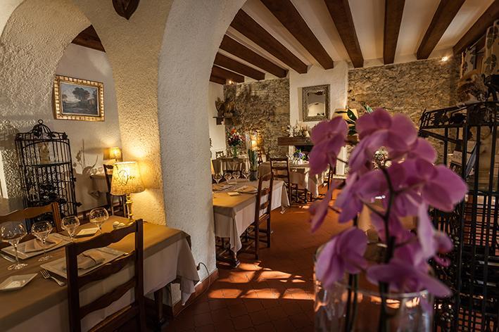 Logis Hostellerie Du Grand Duc Hotel Restaurant Gincla Eksteriør bilde