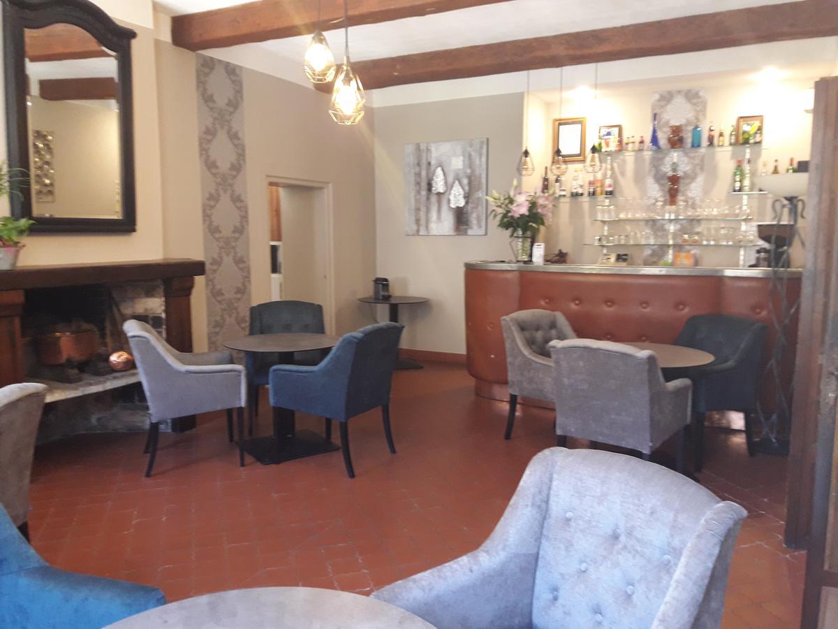 Logis Hostellerie Du Grand Duc Hotel Restaurant Gincla Eksteriør bilde