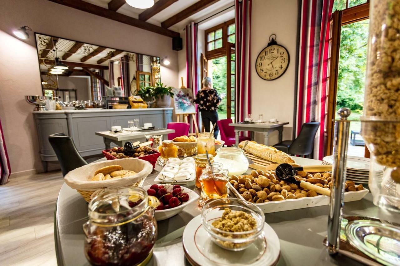 Logis Hostellerie Du Grand Duc Hotel Restaurant Gincla Eksteriør bilde