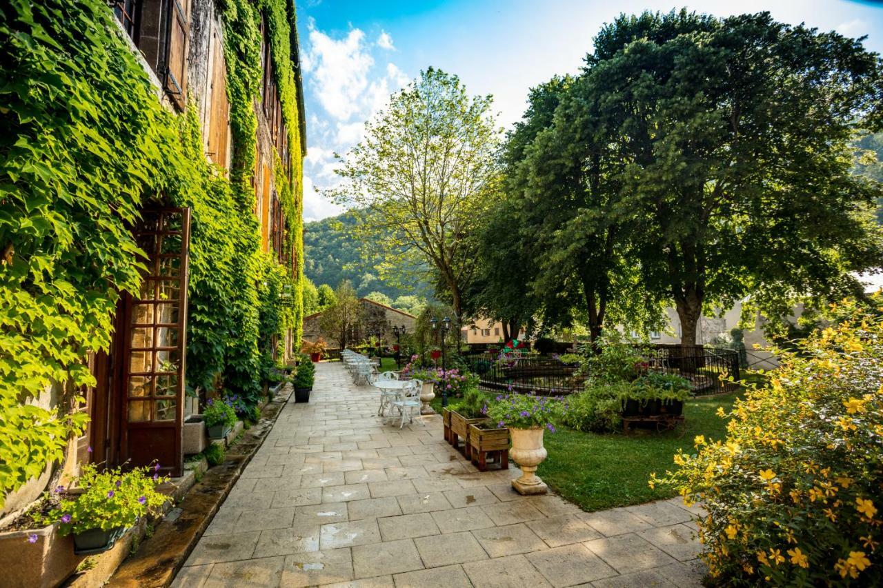 Logis Hostellerie Du Grand Duc Hotel Restaurant Gincla Eksteriør bilde