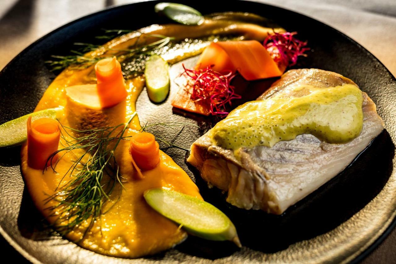 Logis Hostellerie Du Grand Duc Hotel Restaurant Gincla Eksteriør bilde
